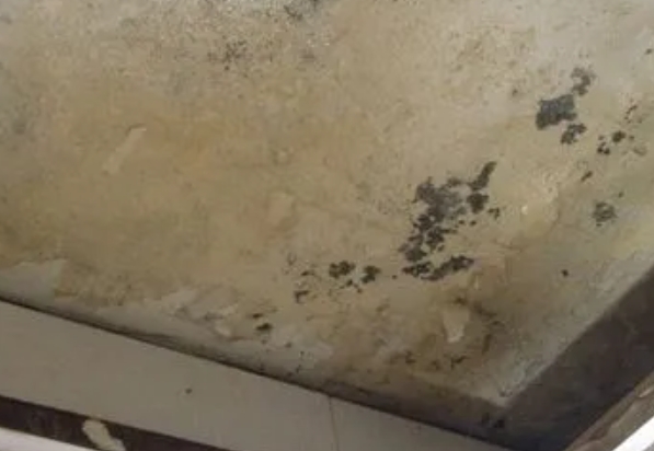 泗洪阳台漏水维修公司分享下泗洪卫生间渗水维修需要注意哪些问题。